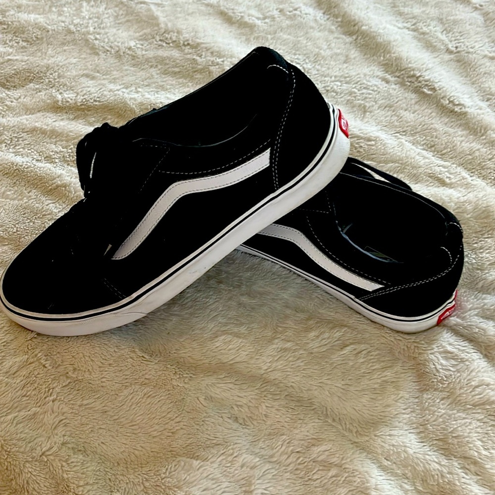 Men’s Vans Sneakers Black and White. Size 13.